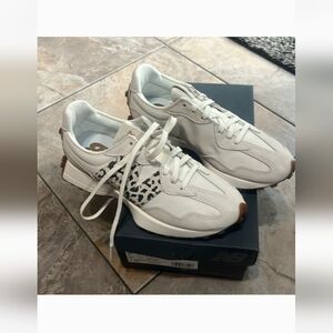 New Balance 327 size 7